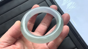 高級氷翡翠プリンセスバングル