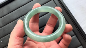 本翡翠プリンセスバングル