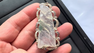 氷翡翠カービング