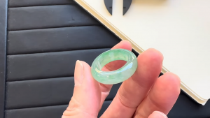 くりぬき氷翡翠リング