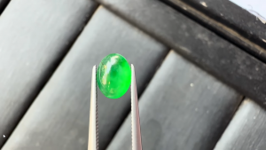 格安ろうかん翡翠ルース