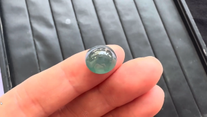 格安ランカラー翡翠ルース　奥の院