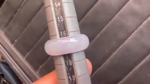 くりぬき氷翡翠リング　麗