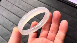 高級氷翡翠バングル