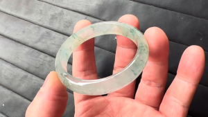 高級氷翡翠バングル