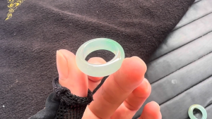 高級くりぬき氷翡翠リング