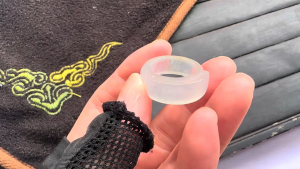 高級くりぬき氷翡翠彫刻リング　さどる