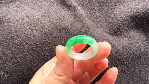くりぬきろうかん翡翠リング　クーロン