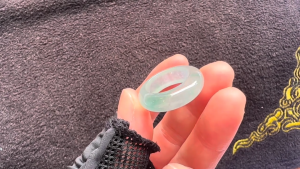 高級くりぬき氷翡翠リング　光る氷