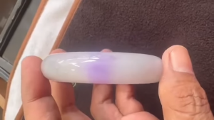 白翡翠バングル　花一輪