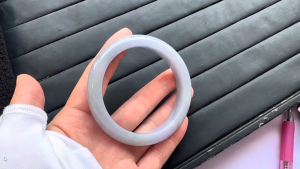 ラベンダー翡翠バングル