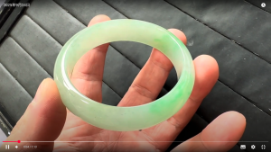 高級氷翡翠バングル　贅沢な翠