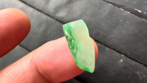 本翡翠原石