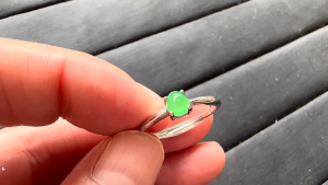 ろうかん翡翠ファッションリング　かわいい系