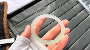 氷翡翠バングル