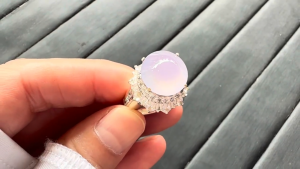 ラベンダー翡翠ルース　桜雨