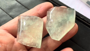 高級氷翡翠ペア原石