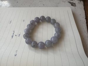 氷翡翠ビーズブレスレット