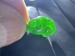 ろうかん翡翠カービング　コロリ