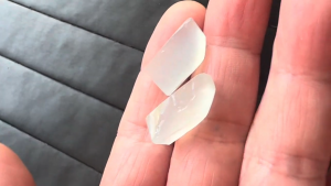 氷翡翠ペア原石　ヒカリ箱