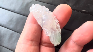 氷翡翠カービング