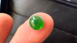 ろうかん翡翠ルース