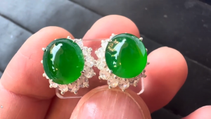 高級ろうかん翡翠ペアルース　真実の目