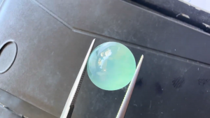 氷翡翠ルース　大正池