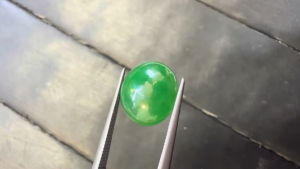 ろうかん翡翠ルース　グリーンピース