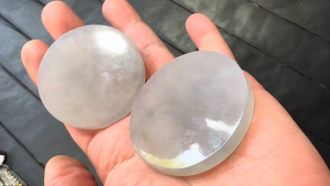 氷翡翠原石　２個セット