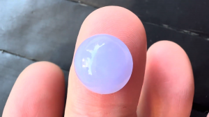 ラベンダー翡翠ルース　丸藤