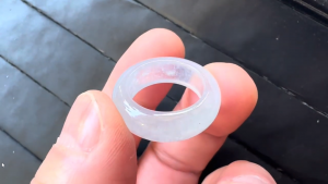 高級くりぬき氷翡翠リング　こなゆき