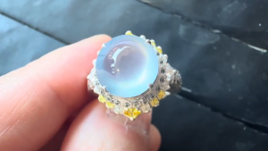 アイスブルー翡翠ルース