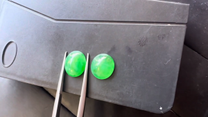 格安ろうかん翡翠ペアルース　二つ折り