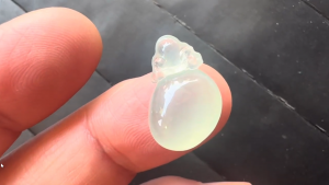 氷翡翠カービング　水筒