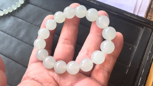 高級氷翡翠ビーズブレスレット　白魂