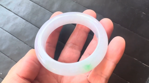 高級アイスラベンダー翡翠バングル