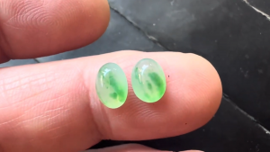 格安ろうかん翡翠ペアルース　猫目