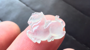 氷翡翠カービング