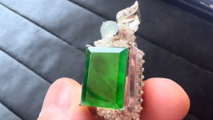 氷&ろうかん翡翠ペアルース