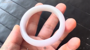 本翡翠バングル