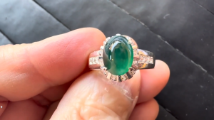 アイスブルー翡翠ルース