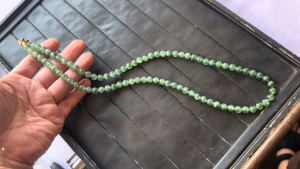 氷翡翠ビーズネックレス　華珠