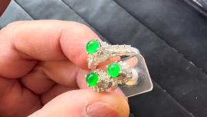 蛍光翡翠３セットルース　ビューティートライアングル