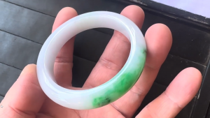 高級本翡翠バングル　白＆翠