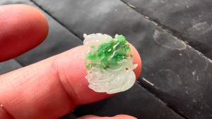 格安ろうかん翡翠カービング　どらごんさん