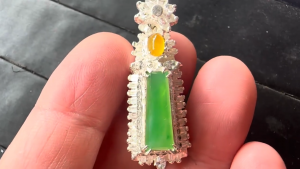 格安イエロー＆ろうかん翡翠ペアルース　行楽日和