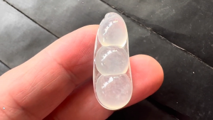 氷翡翠カービング　おマメさん