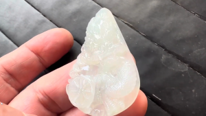 氷翡翠カービング