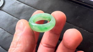 くりぬきろうかん翡翠リング